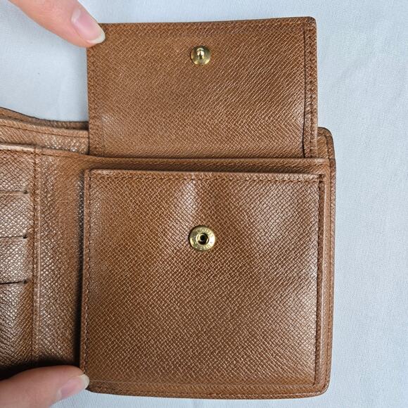 Louis Vuitton Monogram Bifold Wallet w/ Coin Pouch - Picture 12 of 16